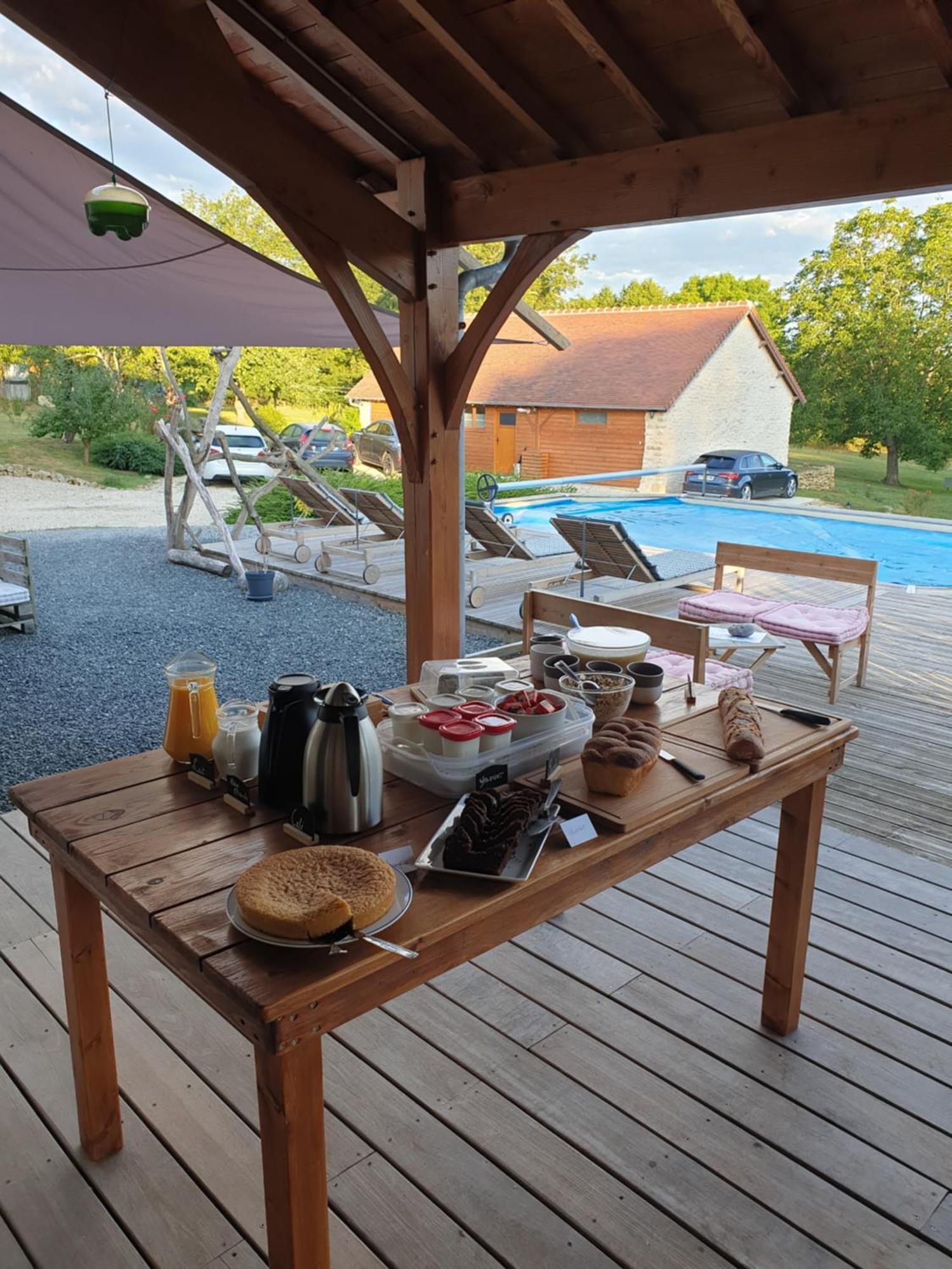 Le Pre De La Rue Bed & Breakfast Bouesse Exterior foto