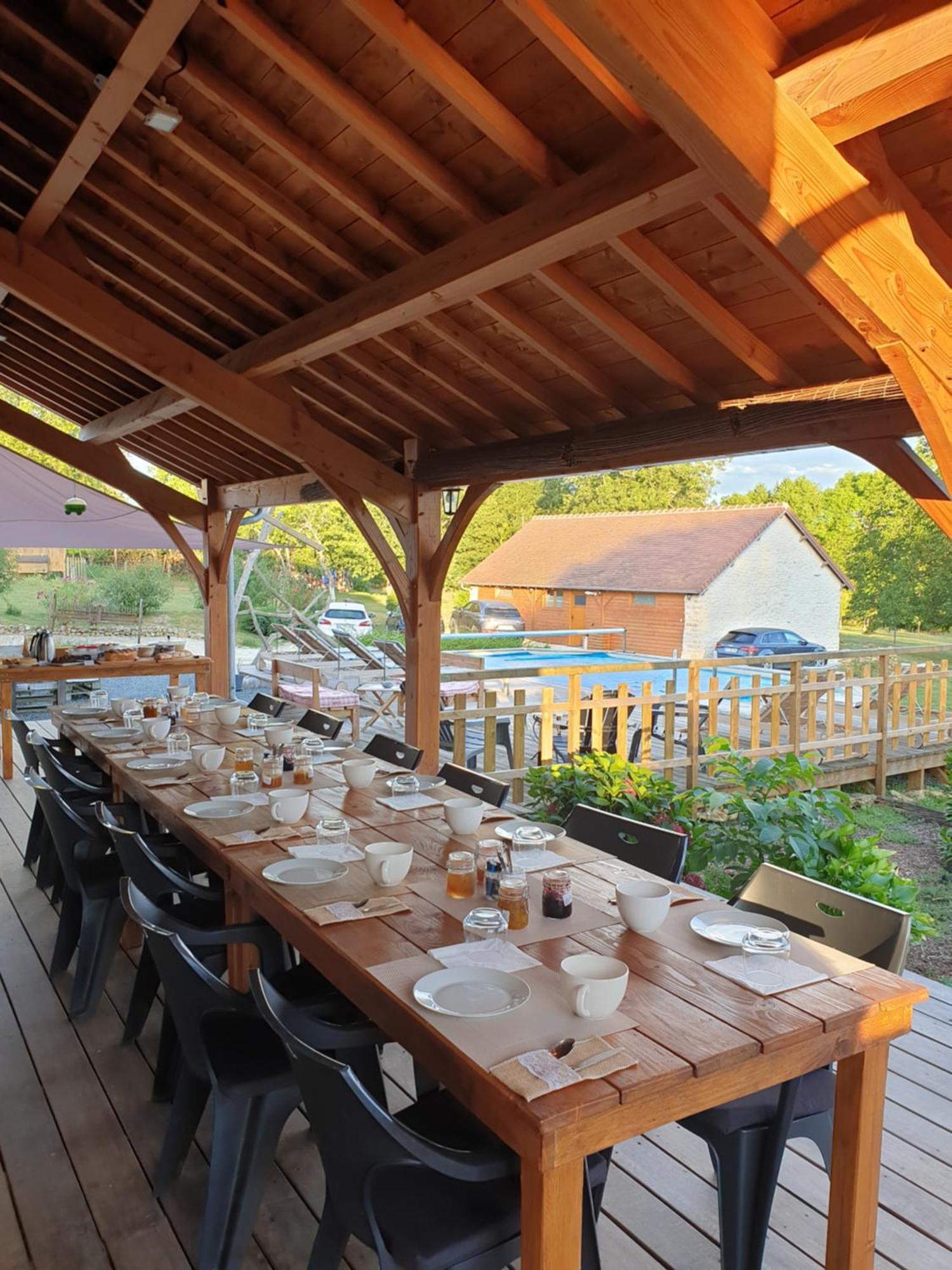 Le Pre De La Rue Bed & Breakfast Bouesse Exterior foto